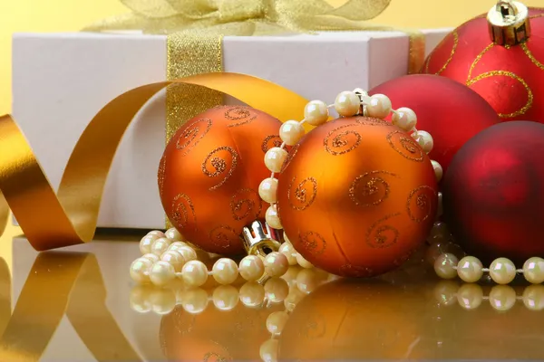 A Christmas gift box — Stock Photo, Image