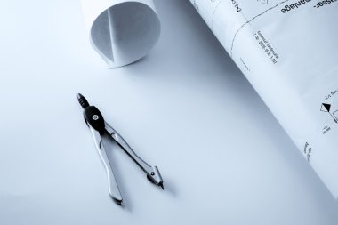 mühendisin çalışma tablosu çizimleri ve ticaret araçları