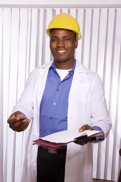 Portrait of friendly medical doctor — Stock Photo, Image