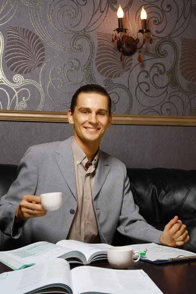 Businessman having a coffee break — Stock Photo, Image