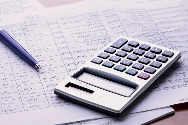 Pen and calculator — Stock Photo, Image