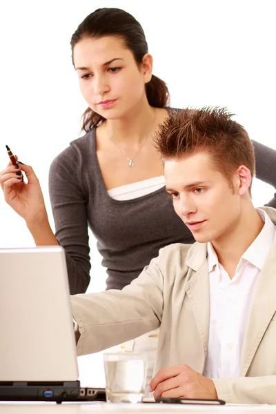 Unternehmensgruppe sitzt mit am Tisch — Stockfoto