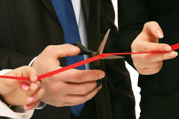 Cortar la cinta roja — Foto de Stock