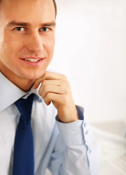 Feliz joven hombre de negocios — Foto de Stock