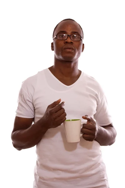 Africano americano com xícara de chá ou café — Fotografia de Stock