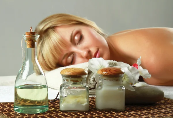 Blonde woman at spa procedure — Stock Photo, Image