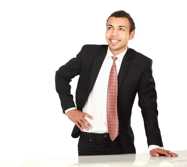 Homme debout près du bureau — Photo