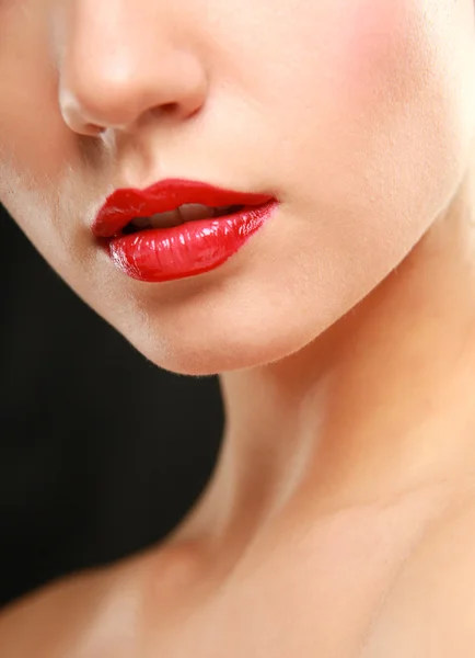 Maquillaje. Lipgloss. Lápiz labial — Foto de Stock