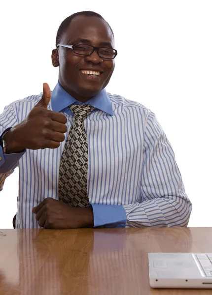 Afrikanischer amerikanischer Geschäftsmann zeigt Okay — Stockfoto