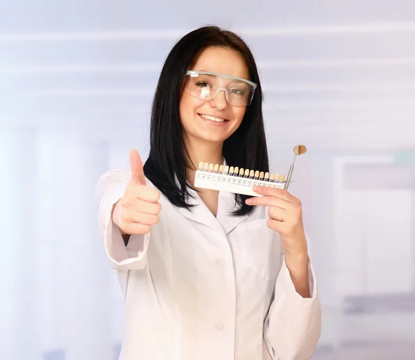 Doctor woman showing ok — Stock Photo, Image