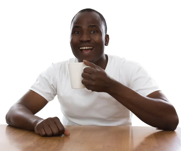 Afrikanischer Mann mit Tasse Tee — Stockfoto