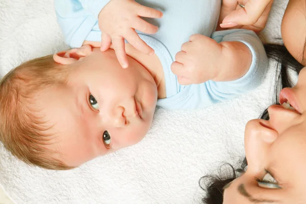 Mom with her mixed infant — Stock Photo, Image