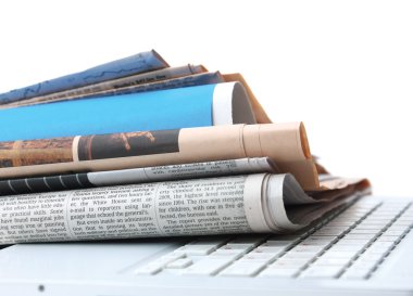 Gazeteler büyük yığını görüntüsü