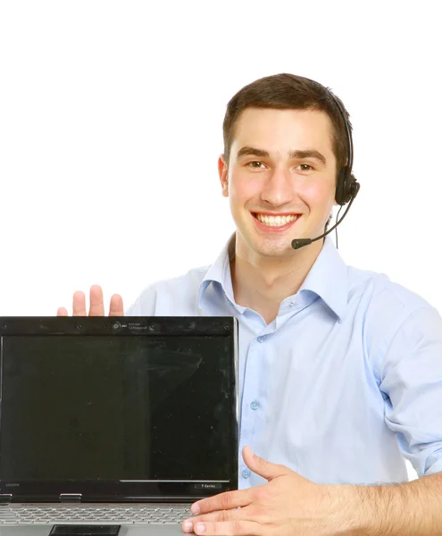 Atendimento ao cliente cara mostrando um laptop — Fotografia de Stock