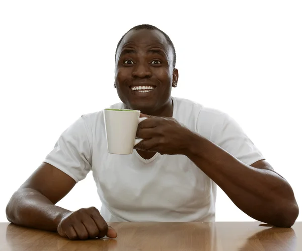 Afrikanischer Mann mit Tasse Tee — Stockfoto