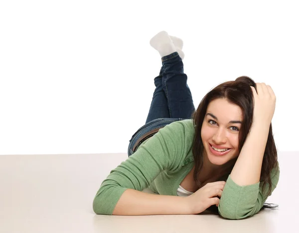 College-Mädchen auf dem Boden liegend — Stockfoto