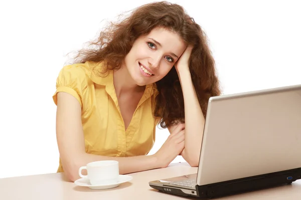 Mujer con un portátil —  Fotos de Stock