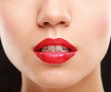 kalıcı makyaj. lipgloss