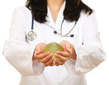 cam kürenin elinde tutan el.