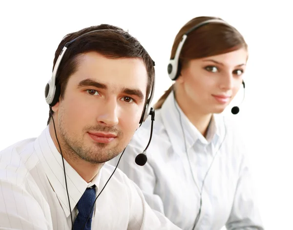Oung personer som arbetar i ett callcenter — Stockfoto