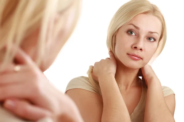 Vrouw van haar huid zorg — Stockfoto