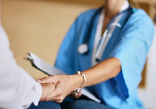 Woman Doctor Helping Senior Holding Hand Hospital — Stock Photo, Image