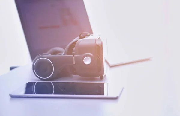 Virtual Reality Goggles Desk Laptop Business Technology — Stock Photo, Image