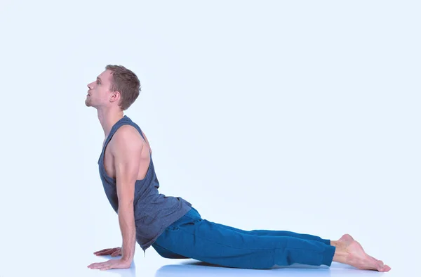 Hombre Adulto Yoga Haciendo Ejercicio Sobre Fondo Blanco — Foto de Stock