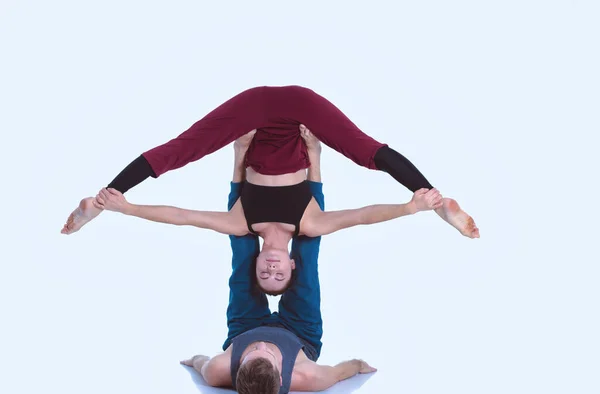 Young Athletic Couple Practicing Acroyoga Balancing Pair — Stock Photo, Image