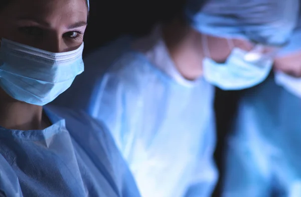 Chirurg Zespołowy Pracy Operacyjnej — Zdjęcie stockowe