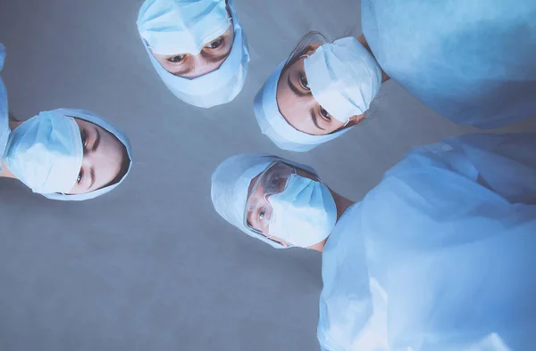 Χειρουργός Ομάδας Στην Εργασία Στο Χειρουργείο — Φωτογραφία Αρχείου