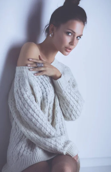 Portret Ładny Kobiety Sweter Domu — Zdjęcie stockowe