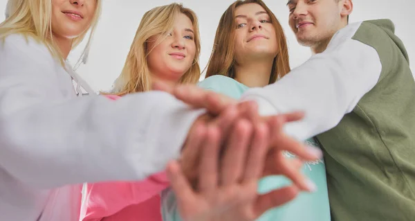 Tieners Stapelen Hun Handen Eenheid Solidariteit — Stockfoto