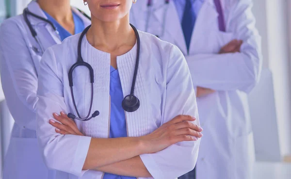 Grupo Médicos Enfermeras Pie Habitación Del Hospital — Foto de Stock