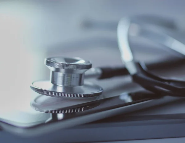 Equipo Médico Estetoscopio Azul Tableta Sobre Fondo Blanco Equipos Médicos — Foto de Stock