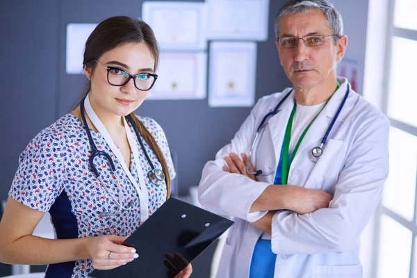 Medical Team Doctors Man Woman Standing Office — Stock Photo, Image