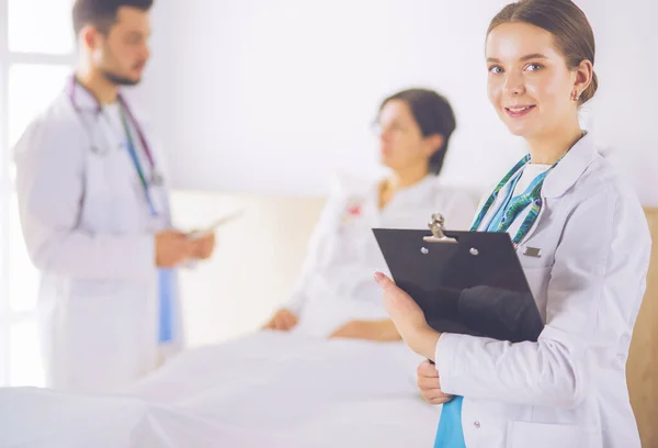 Arzt Oder Krankenschwester Gespräch Mit Dem Patienten Krankenhaus — Stockfoto