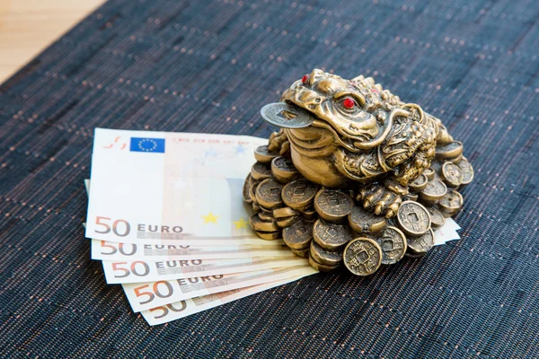 Geld kikker en euro — Stockfoto