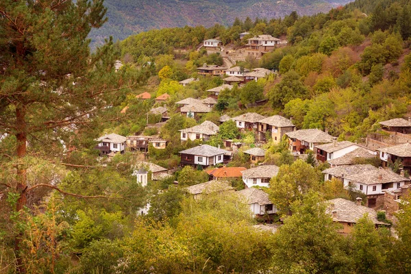 Herbst in Leshten, Rhodopen, Bulgarien — Stockfoto