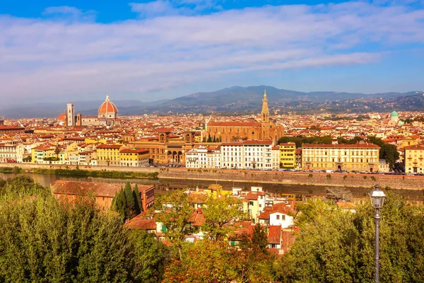 Vista aérea de Florencia, Italia con Duomo — Foto de Stock