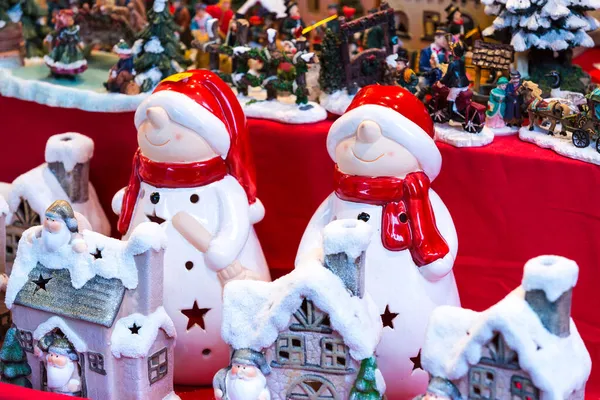Kerst markt sneeuwpop close-up — Stockfoto