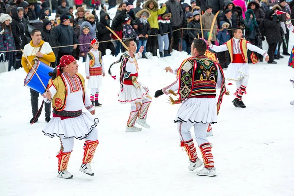 Razlog, Bulgarije, mensen op Balkan volksfestival — Stockfoto