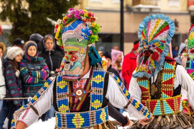 Geleneksel Bulgar kukerleri, folklor ve tatilleri