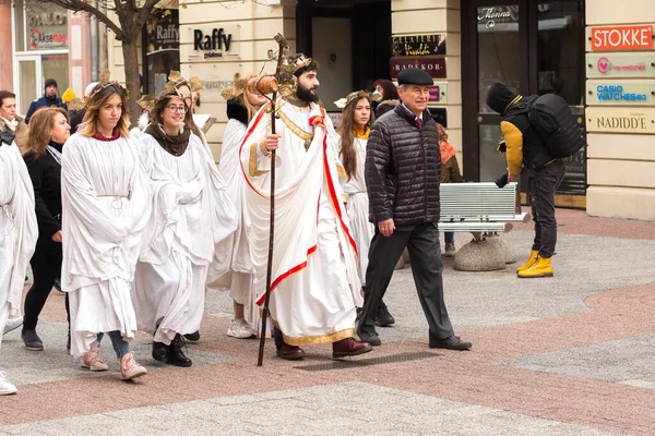 Plovdiv Bulgaria Noviembre 2021 Desfile Vinos Jóvenes Casco Antiguo Procesión —  Fotos de Stock