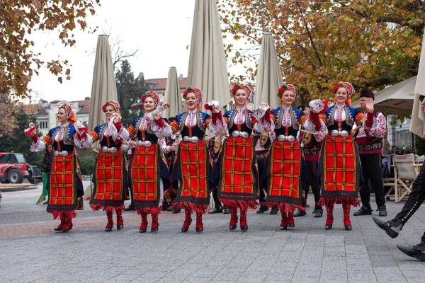 Plovdiv Bulgária Novembro 2021 Desfile Vinhos Jovens Cidade Velha Danças — Fotografia de Stock