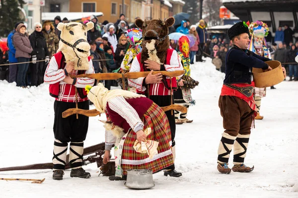 Razlog Bulgarien Januari 2017 Människor Traditionella Karnevalkostymer För Kuker Kukeri — Stockfoto