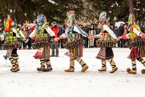 Razlog Bulharsko Ledna 2017 Lidé Tradičních Karnevalových Kostýmech Festivalu Kukeri — Stock fotografie