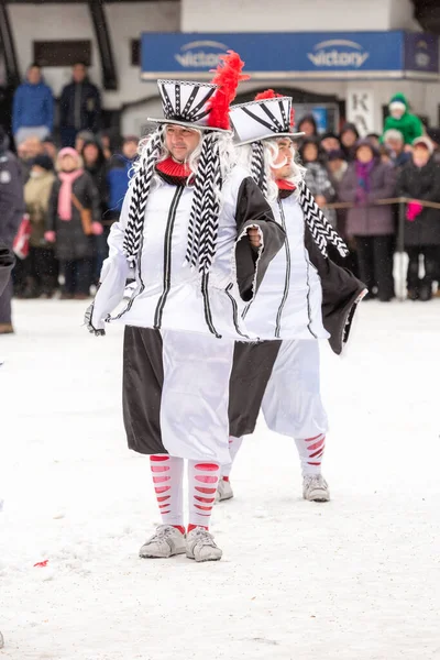 2017年1月14日 保加利亚拉兹罗格 身着鲜艳服装的人在Starchevata节跳舞 — 图库照片