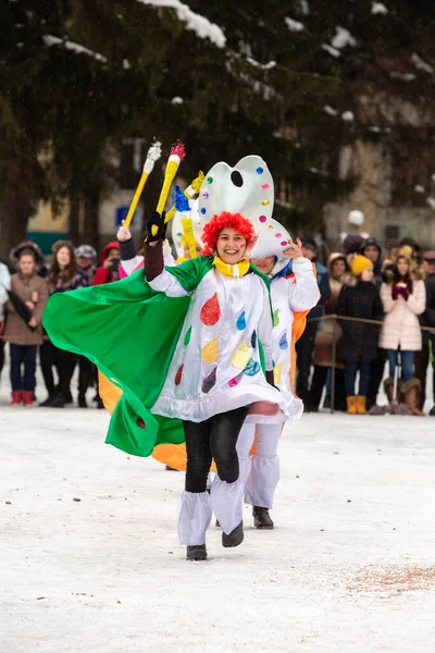 2017年1月14日 保加利亚拉兹罗格 身着鲜艳服装的人在Starchevata节跳舞 — 图库照片