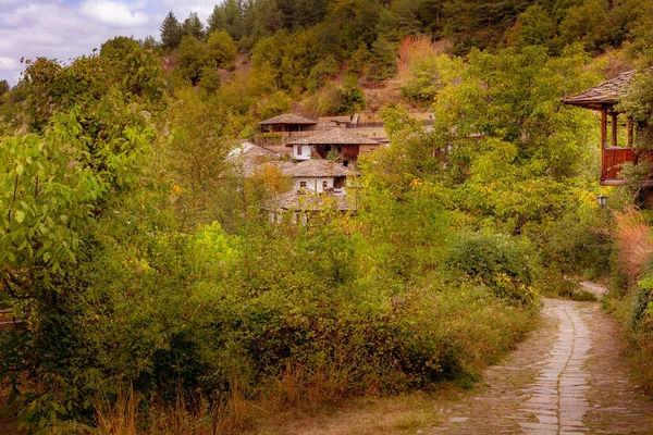 불가리아의 로도피 산맥에 있는 레슈 텐의 가을 — 스톡 사진